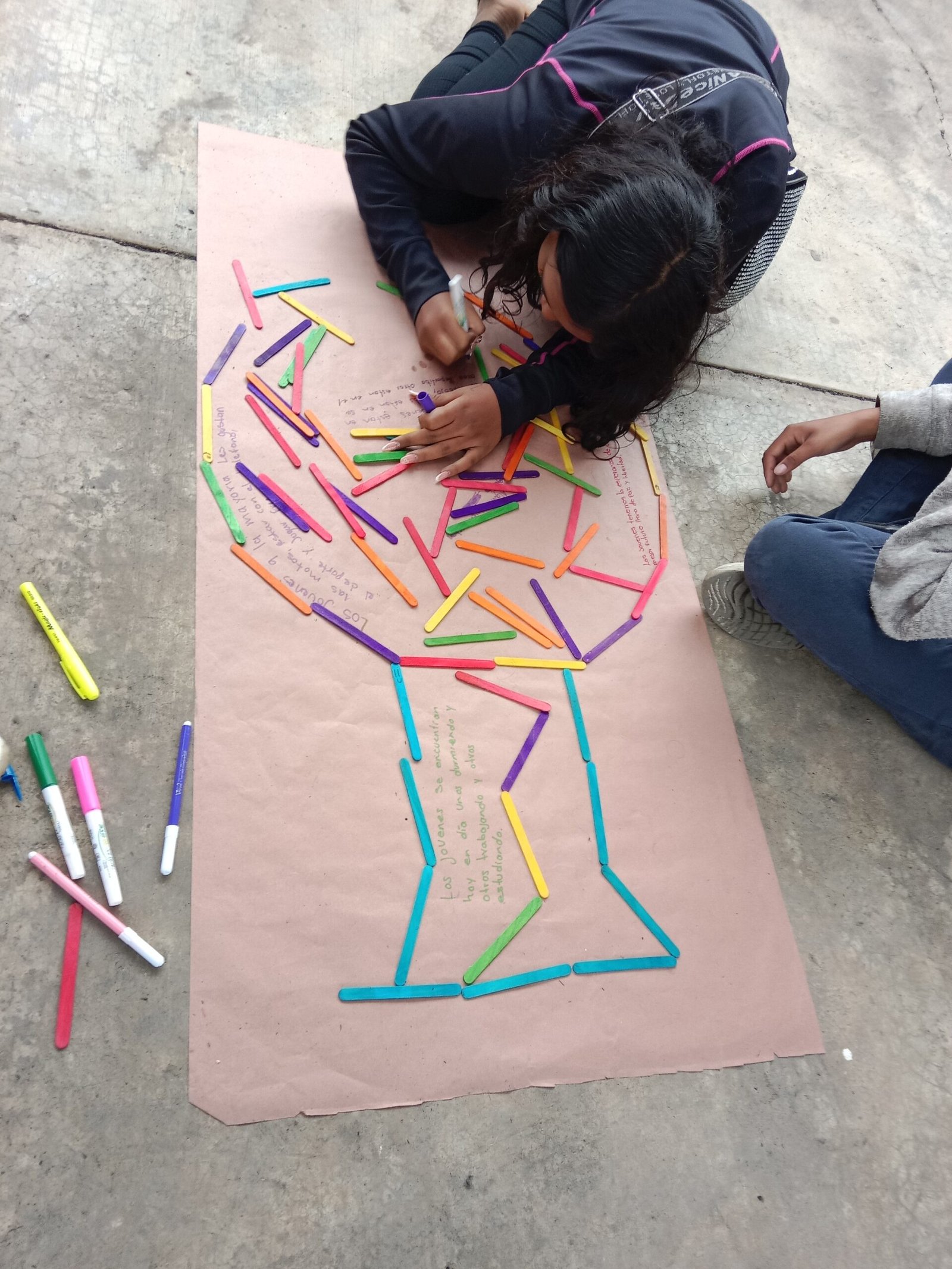 Laboratorio creativo infantil en El Refugio / Estación Refugio